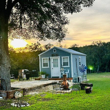 Tiny House - Our Little Piece Of Paradise Lakehills Exteriör bild