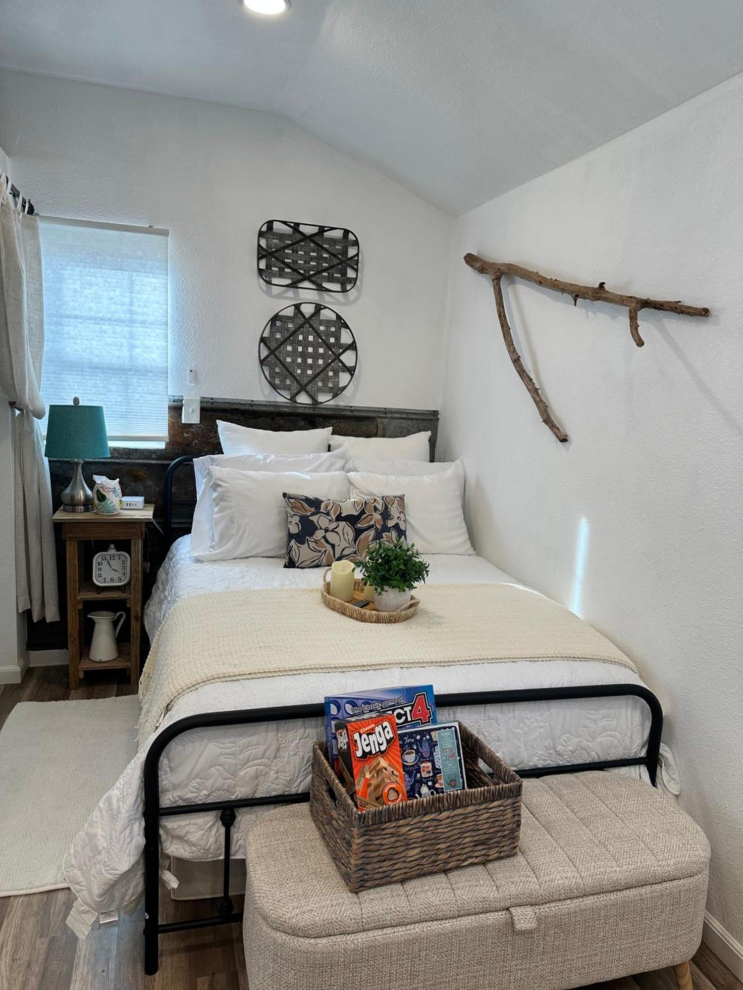 Tiny House - Our Little Piece Of Paradise Lakehills Exteriör bild