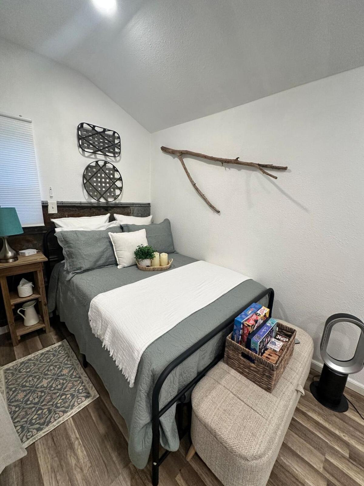 Tiny House - Our Little Piece Of Paradise Lakehills Exteriör bild