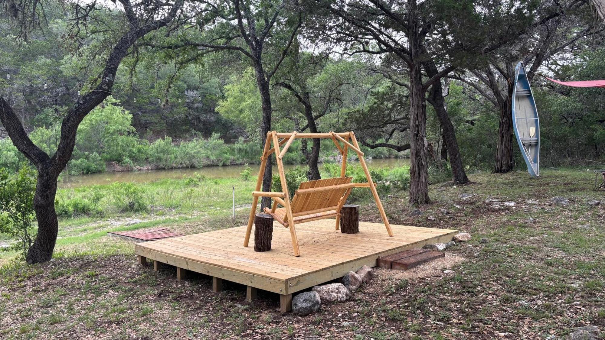 Tiny House - Our Little Piece Of Paradise Lakehills Exteriör bild