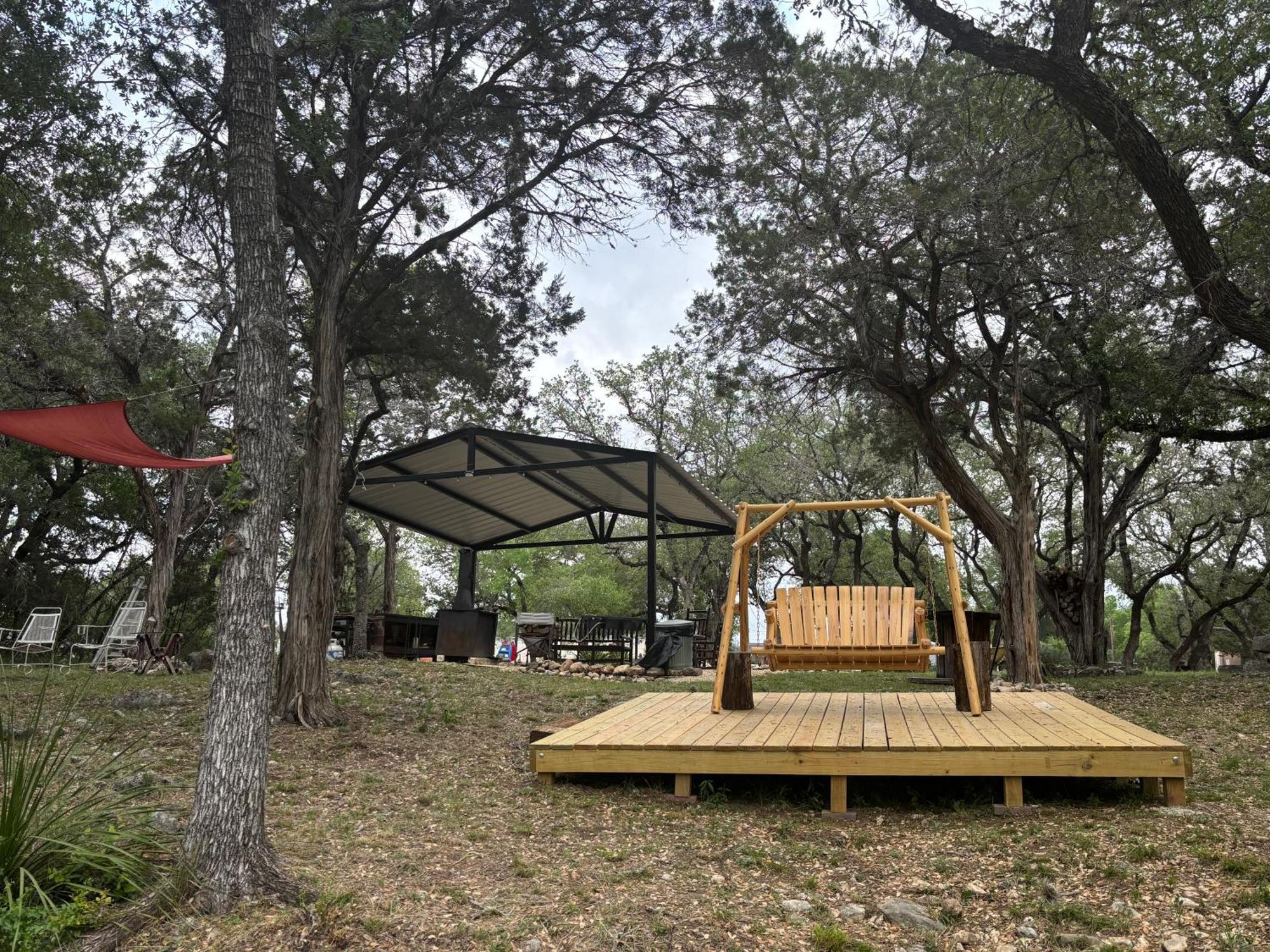 Tiny House - Our Little Piece Of Paradise Lakehills Exteriör bild
